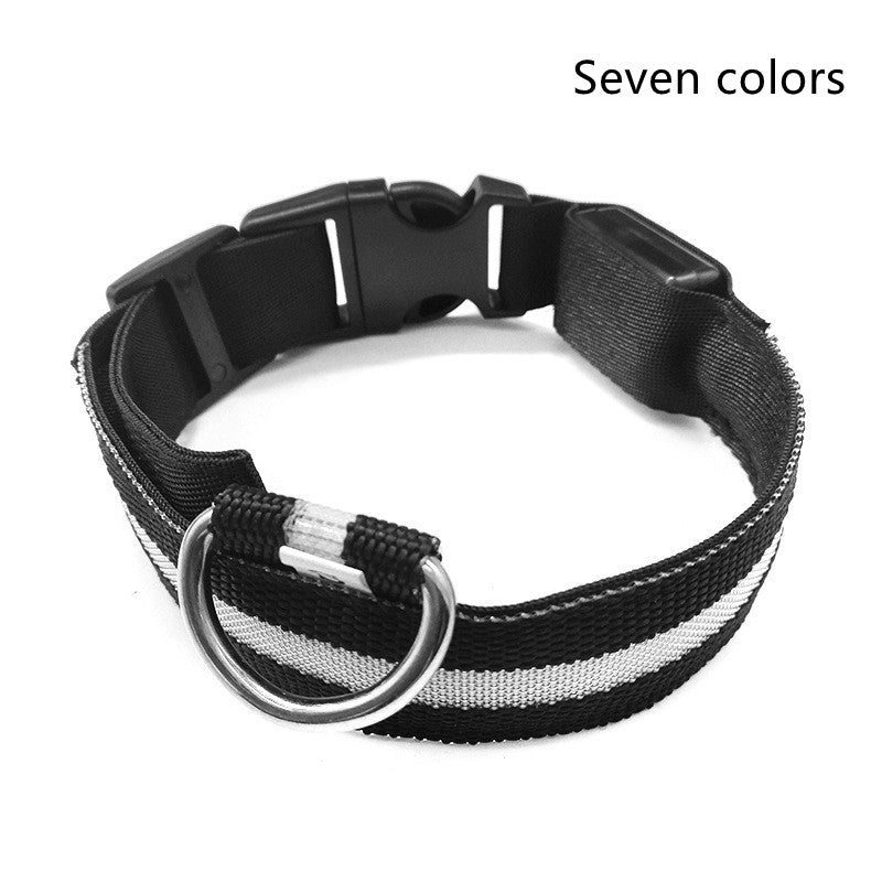 GlowPaw Overview 1. In order to prevent the light from flickering when pressed during delivery, we made a small plastic film to stop the switch. When you receive the collar, just remove this film and the light will work. introduce: 2. Nylon LED lighting d