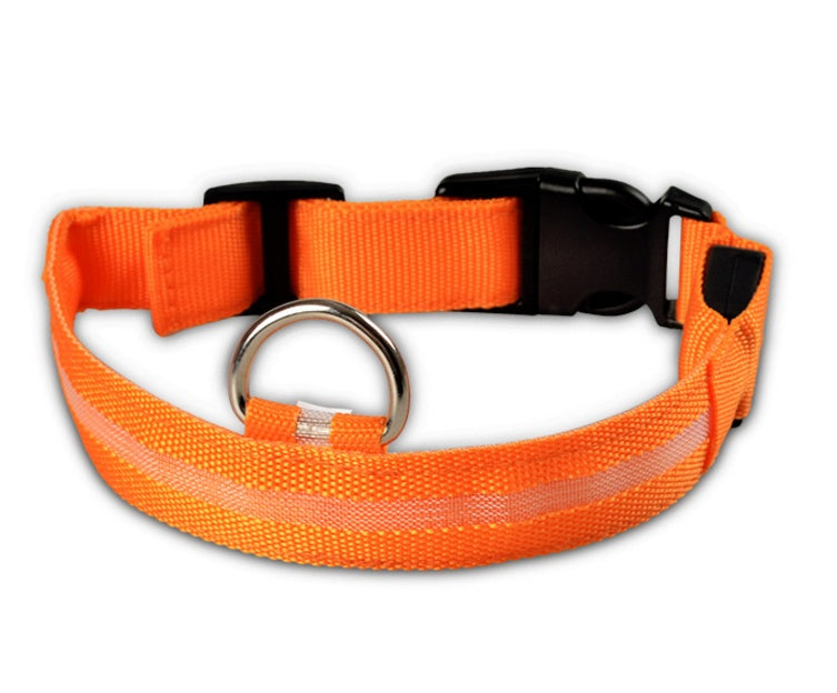 GlowPaw Overview 1. In order to prevent the light from flickering when pressed during delivery, we made a small plastic film to stop the switch. When you receive the collar, just remove this film and the light will work. introduce: 2. Nylon LED lighting d