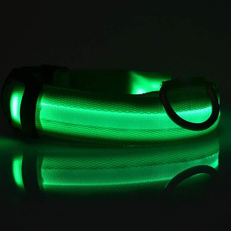 GlowPaw Overview 1. In order to prevent the light from flickering when pressed during delivery, we made a small plastic film to stop the switch. When you receive the collar, just remove this film and the light will work. introduce: 2. Nylon LED lighting d