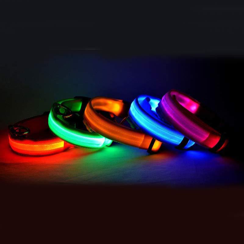 GlowPaw Overview 1. In order to prevent the light from flickering when pressed during delivery, we made a small plastic film to stop the switch. When you receive the collar, just remove this film and the light will work. introduce: 2. Nylon LED lighting d