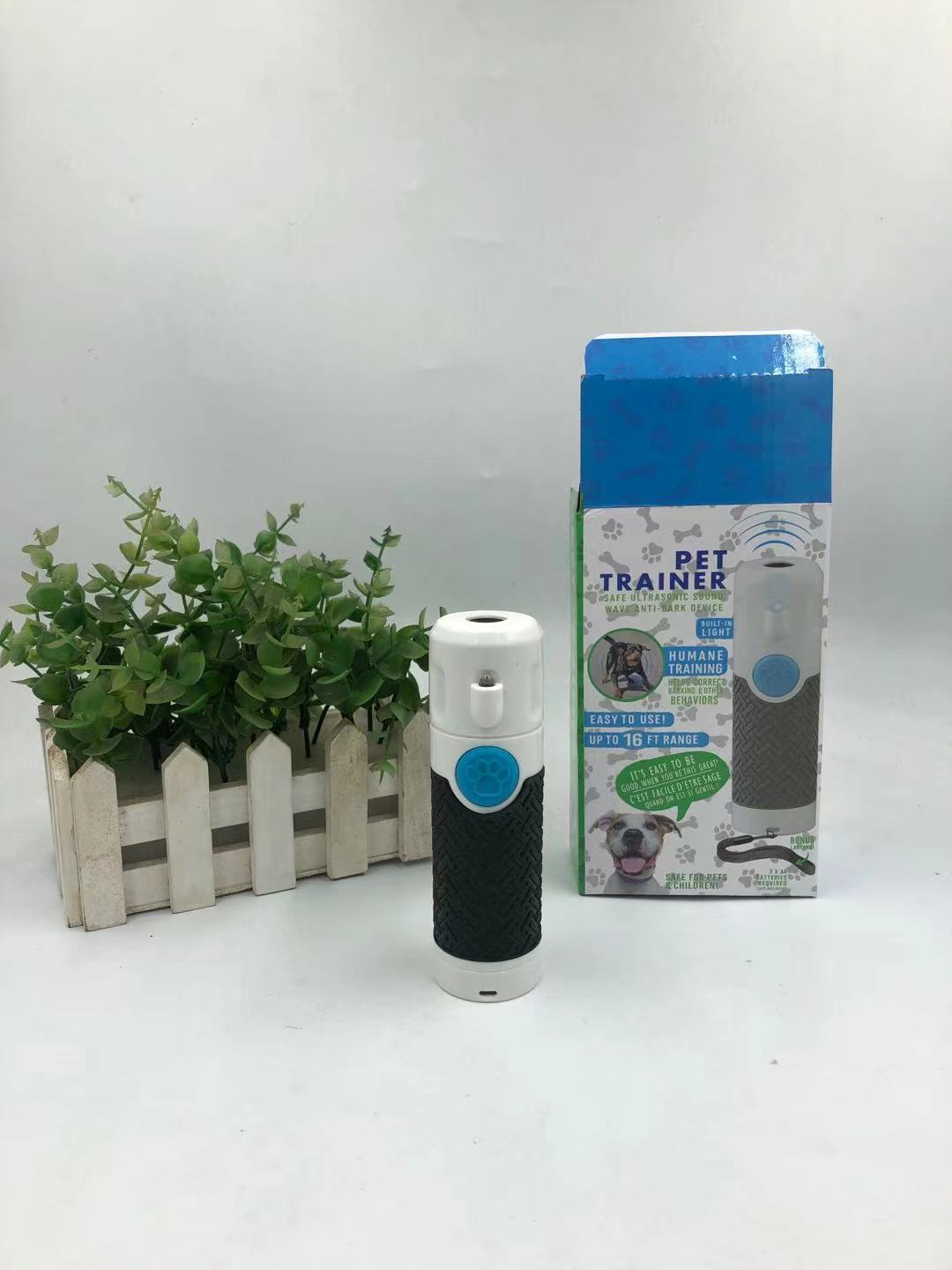 Dog Trainer Ultrasonic Handheld Bark-stop Product information: Color: White Material: ABS Applicable object: Dog Specification: product weight 100g Power Type: 3 no.7 batteries are installed Packing list: Dog trainer X1 Product Image: Pet Carrier & Crate