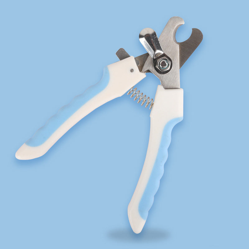 ClipMate Pet Nail Clippers Overview: 1. One-step cut: Pet nail clippers made of high-quality stainless steel sharp blades are strong enough to clamp the pet's nails quickly and cleanly with only one cut. The half-moon design is more suitable for pet nail