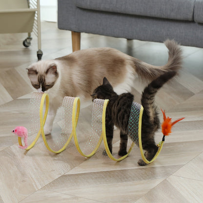 WhiskerMaze™ – Interactive Tunnel with Simulated Mice Product information: Material: steel wire, elastic mesh, feather, plush mouse, sisal hemp ball Product category: set toy Size: about 50cm long, about 20cm in diameter A: Rat Feather Straight Clause B: