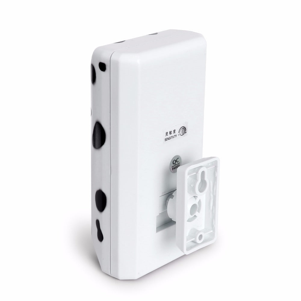 Smart Bark Stopper Train smarter. Bark less. Live quieter. Why This Device is a Must-Have: ✅ Smart Bark Detection – No False Alarms This device is designed to activate only after 3 consecutive barks, which helps filter out false triggers caused by occasio