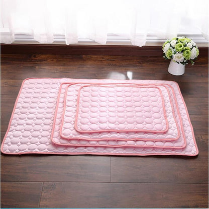 Cooling Ice Silk Pet Bed – Summer Nest for Dogs & Cats Overview: 1. Cool, comfortable, durable and pet-friendly 2. Provide instant cooling effect 3. Suitable for pets of all sizes 4. Use this simple and effective pet cooling pad to help your pet withstand