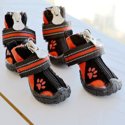 Suede Cotton Dog Shoes – Printed Boots for Medium & Large Dogs Product Information： Material: Suede Color: red, orange, green Function: Waterproof, non-slip, warm, wear-resistant Size information： Serial number 1 2 3 4 5 6 7 8 Long/CM 3.5 4 4.5 5 5.5 6.1