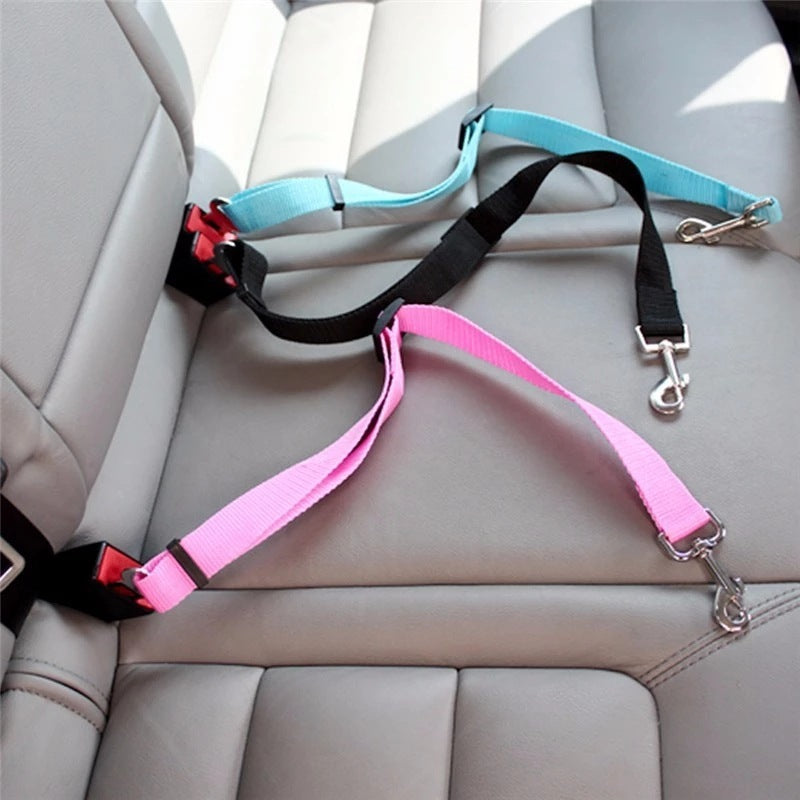SafeRide Overview: Keep you and your dog/cat safe while driving. The pet can sit, lay or stand comfortably in the car. Made of high-quality nylon fabric to ensure safety, features the solid zinc alloy swivel snap and metal buckles guarantee extra durabili