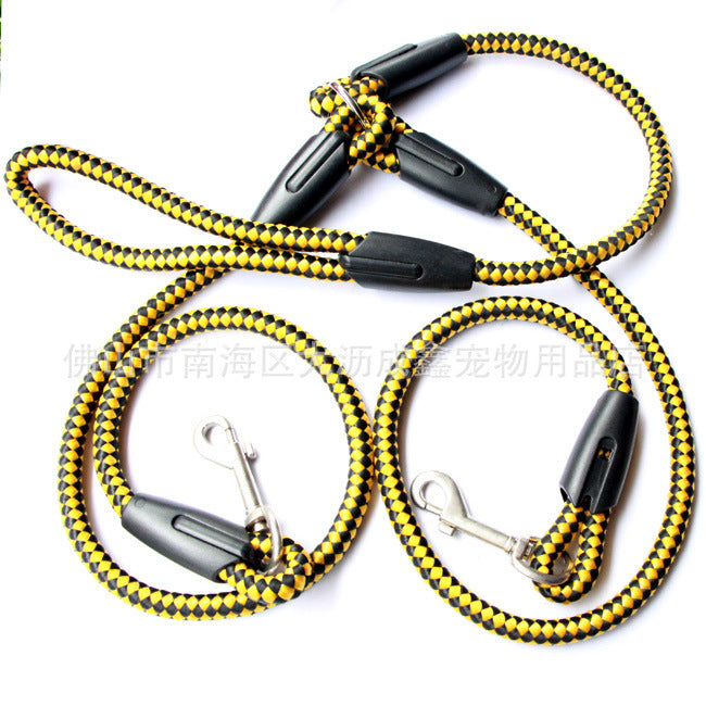 DuoLead Overview: HEAVY DUTY - Our Strong and heavy duty leash is constructed from high-quality real mountain climbing nylon rope. Made with strongest 1/2 inch diameter rock climbing rope and very durable metal clip hook for you and your dog safe. REFLECT