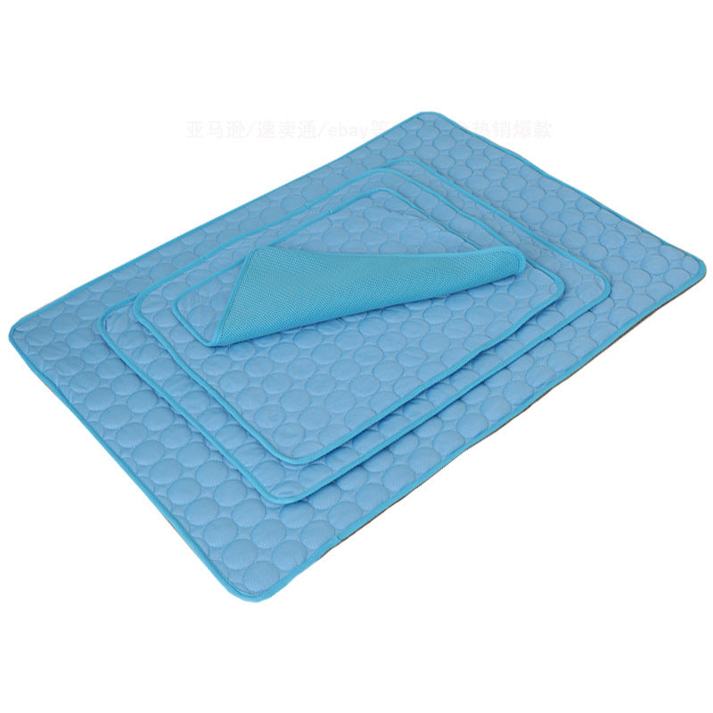 ChillPaw™ Cooling Pad Overview: 1. This mat can train dogs to learn to positioned defecation 2. Adopting the high-quality material, it can absorb the urine quickly, not easy to leak back. 3. Anti slid bottom can prevent the dogs from moving the pad becaus