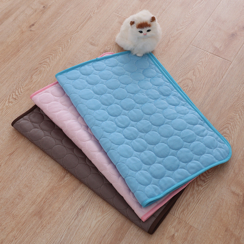 ChillPaw™ Cooling Pad Overview: 1. This mat can train dogs to learn to positioned defecation 2. Adopting the high-quality material, it can absorb the urine quickly, not easy to leak back. 3. Anti slid bottom can prevent the dogs from moving the pad becaus