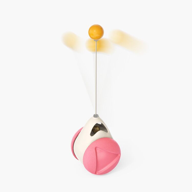 GlowSpin™ When the cat is playing, the toy can swing back and forth freely without falling over. Driven by the self-weight module at the bottom, the toy can be moved forward or backward by swinging. When the product is laid horizontally, the toy can also