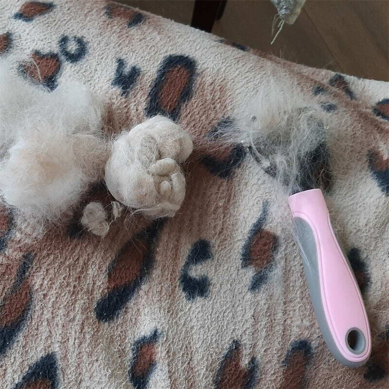 DualFur™ – 2-Sided Deshedding & Dematting Pet Comb Product Details： Dual-Sided Design: Start with 9 teeth side for stubborn mats and tangles and finish with 17 teeth side for thinning and de-shedding. Achieve faster and more professional de-matting and gr