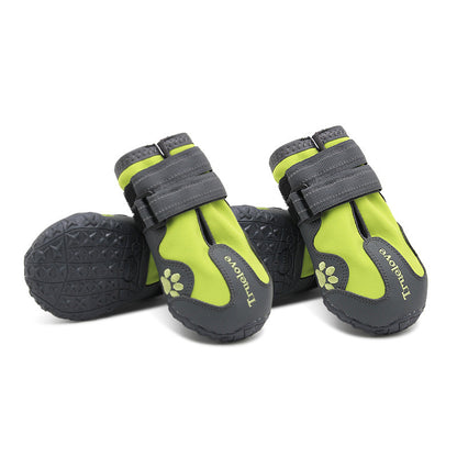PawGrip™ Big Dog Boots Overview： Double velcro closure, p reventing dogs from dropping shoes. Freely adjust, e asy to put on and take off. Waterproof and luminous. Specifications: size long width 1 number 5.8 CM 3.5 CM 2 number 6.0 CM 4.0 CM 3 number 6.2