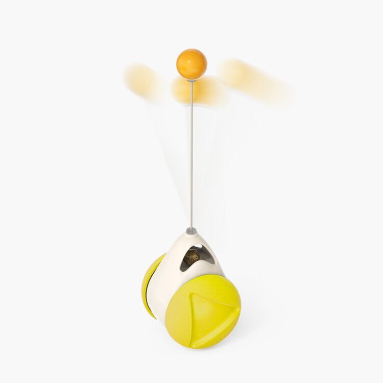GlowSpin™ When the cat is playing, the toy can swing back and forth freely without falling over. Driven by the self-weight module at the bottom, the toy can be moved forward or backward by swinging. When the product is laid horizontally, the toy can also