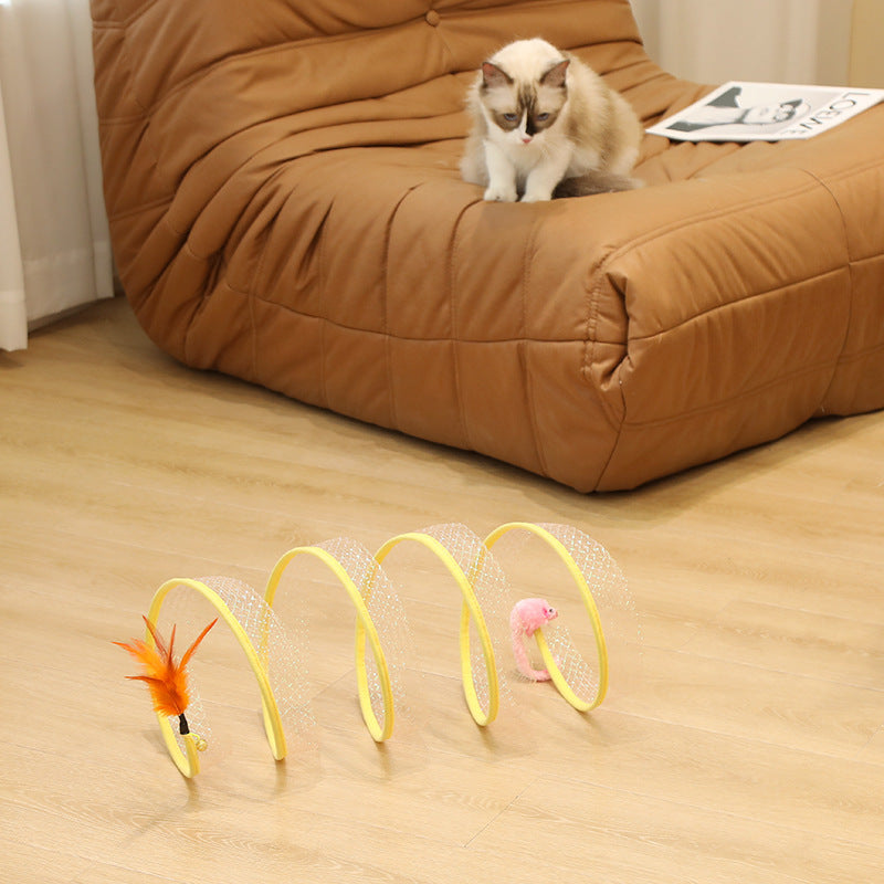 WhiskerMaze™ – Interactive Tunnel with Simulated Mice Product information: Material: steel wire, elastic mesh, feather, plush mouse, sisal hemp ball Product category: set toy Size: about 50cm long, about 20cm in diameter A: Rat Feather Straight Clause B: