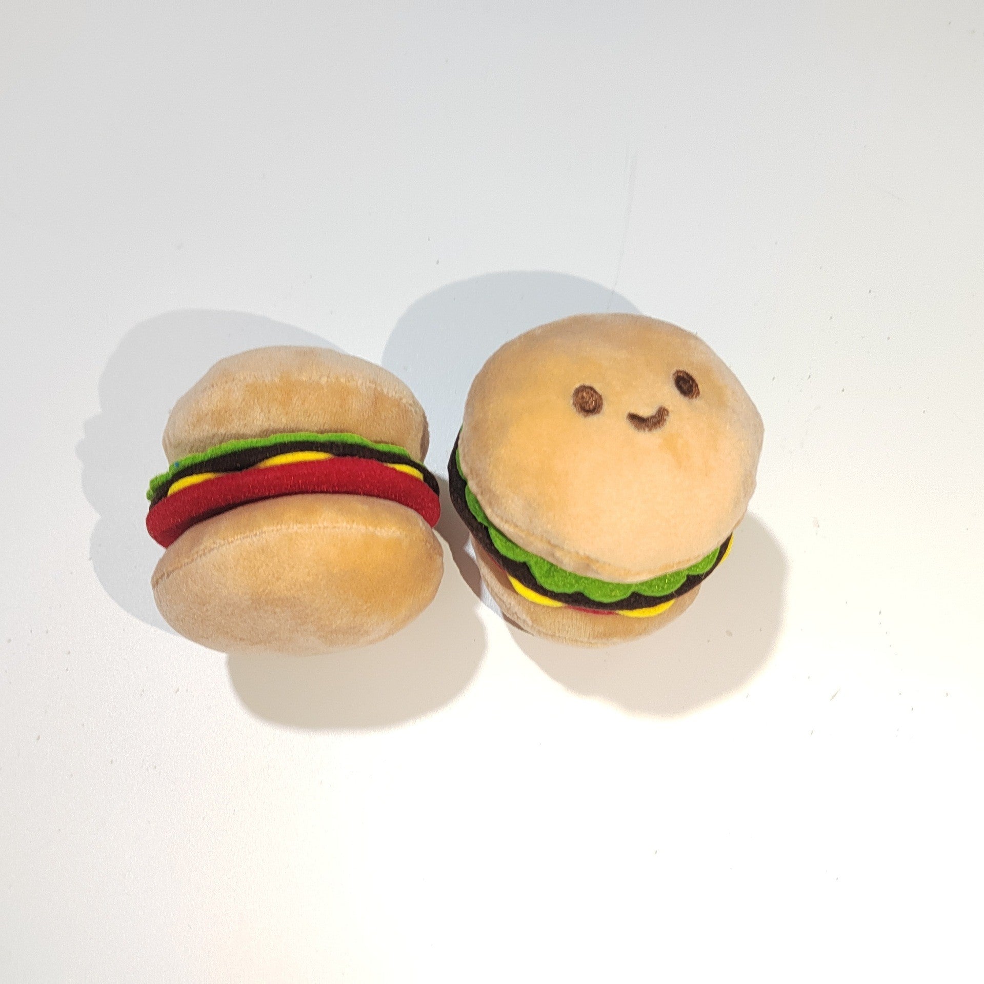 Squeaky Hamburger Toy – Fun Stress Relief for Pets Product information: Color: Hamburger, sandwich, rice ball Material: Plush Category: Pet Toys Product Name: Pet sounding toy Product size: 7*7 * 8CM (hamburger). 10*6 * 5C M (rice balls)7*7 * 7C M (sandwi