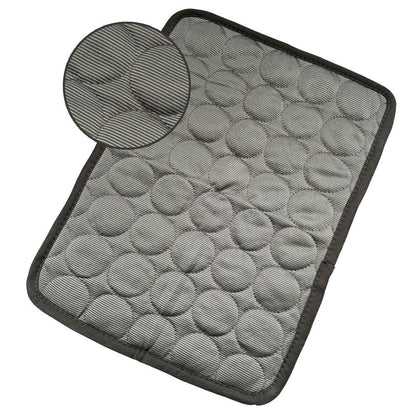 ChillPaw™ Cooling Pad Overview: 1. This mat can train dogs to learn to positioned defecation 2. Adopting the high-quality material, it can absorb the urine quickly, not easy to leak back. 3. Anti slid bottom can prevent the dogs from moving the pad becaus