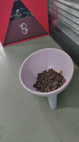 FurDine Colorful Feeder Overview: 1. Tough daily, the naughty master can't break Food grade material, safe and non-toxic, high-temperature resistance, high material hardness, not fragile compared to ordinary ceramic cat bowls 2. 15° tilt design, it’s not