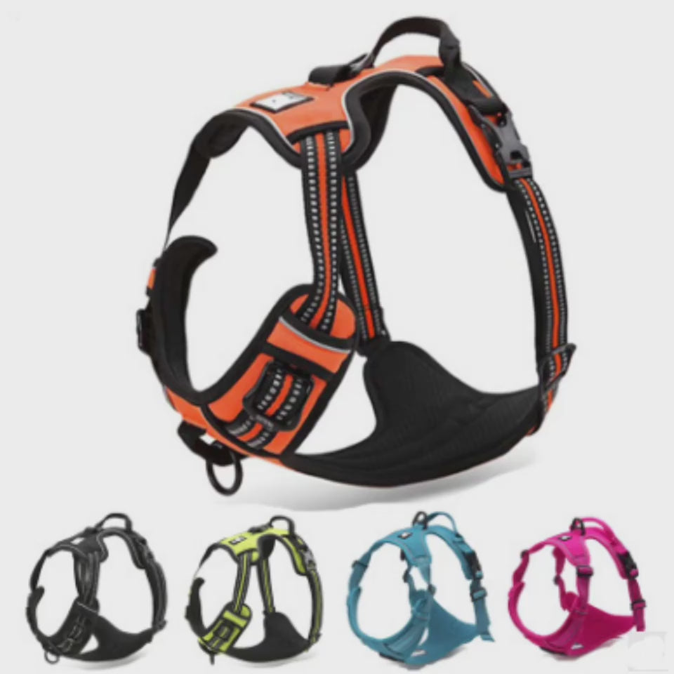 TrueFit Reflective Harness Overview: Two safety belt connection points: the aluminum alloy D-ring on the back of the safety belt and the stainless steel O-ring on the front of the safety belt. Ergonomic design: easy to open and easy to close. Reduce the r